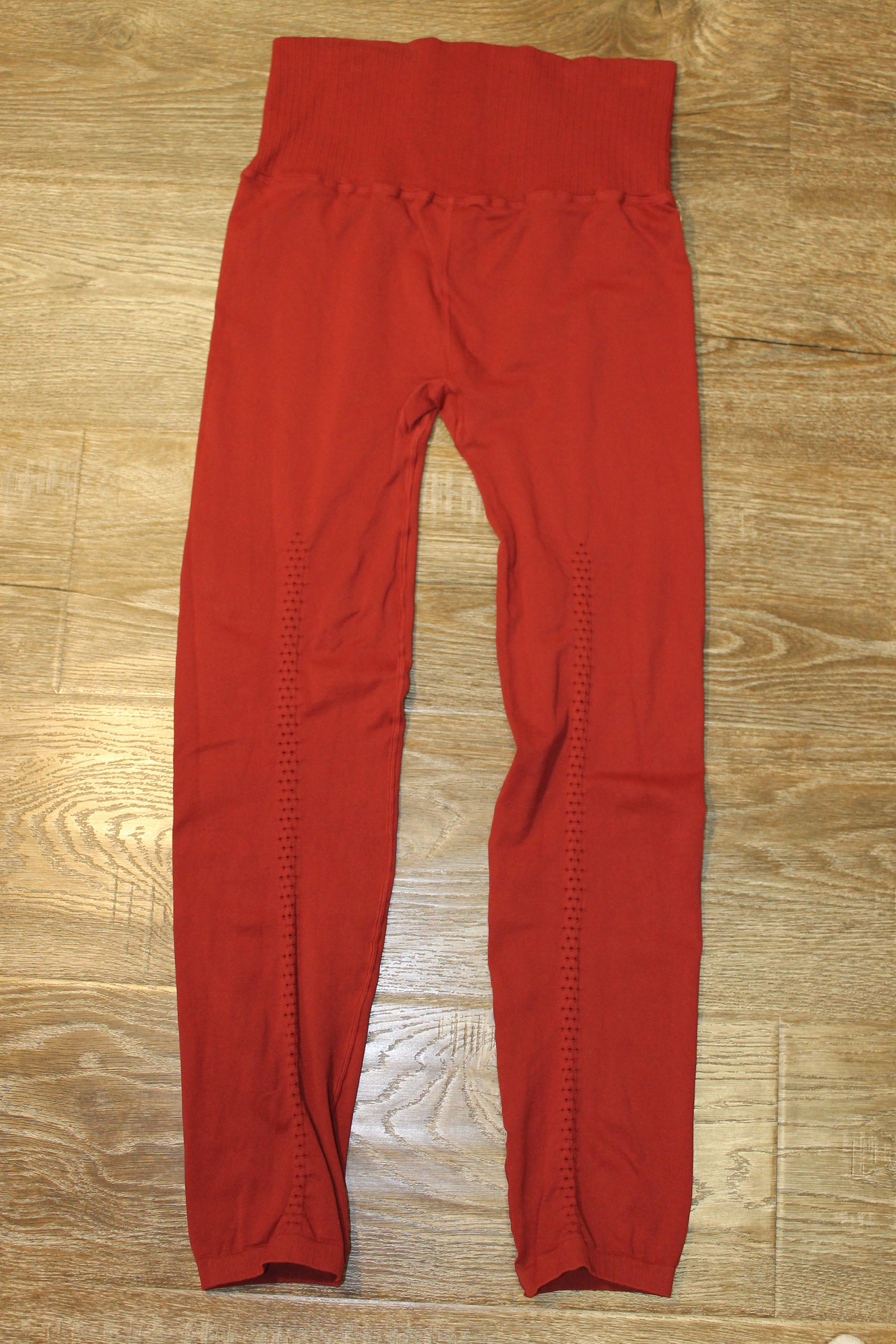 FPM Sour Cherry Good Karma Legging