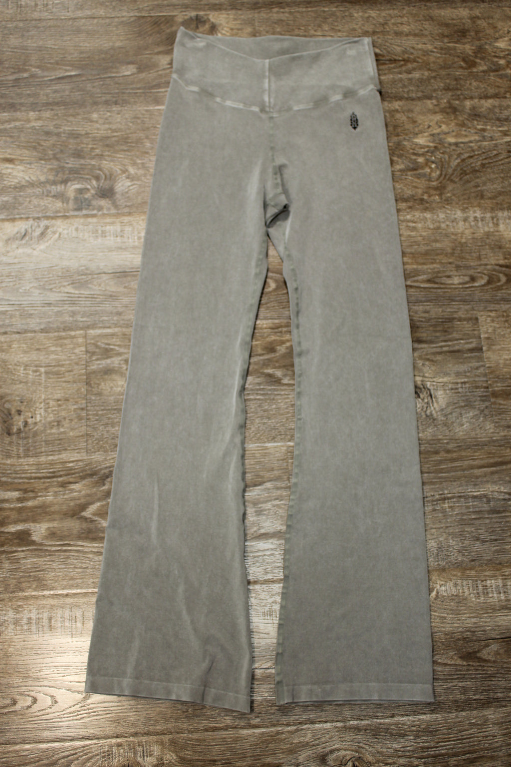 FPM Sage Stone Go To Smooth Flare