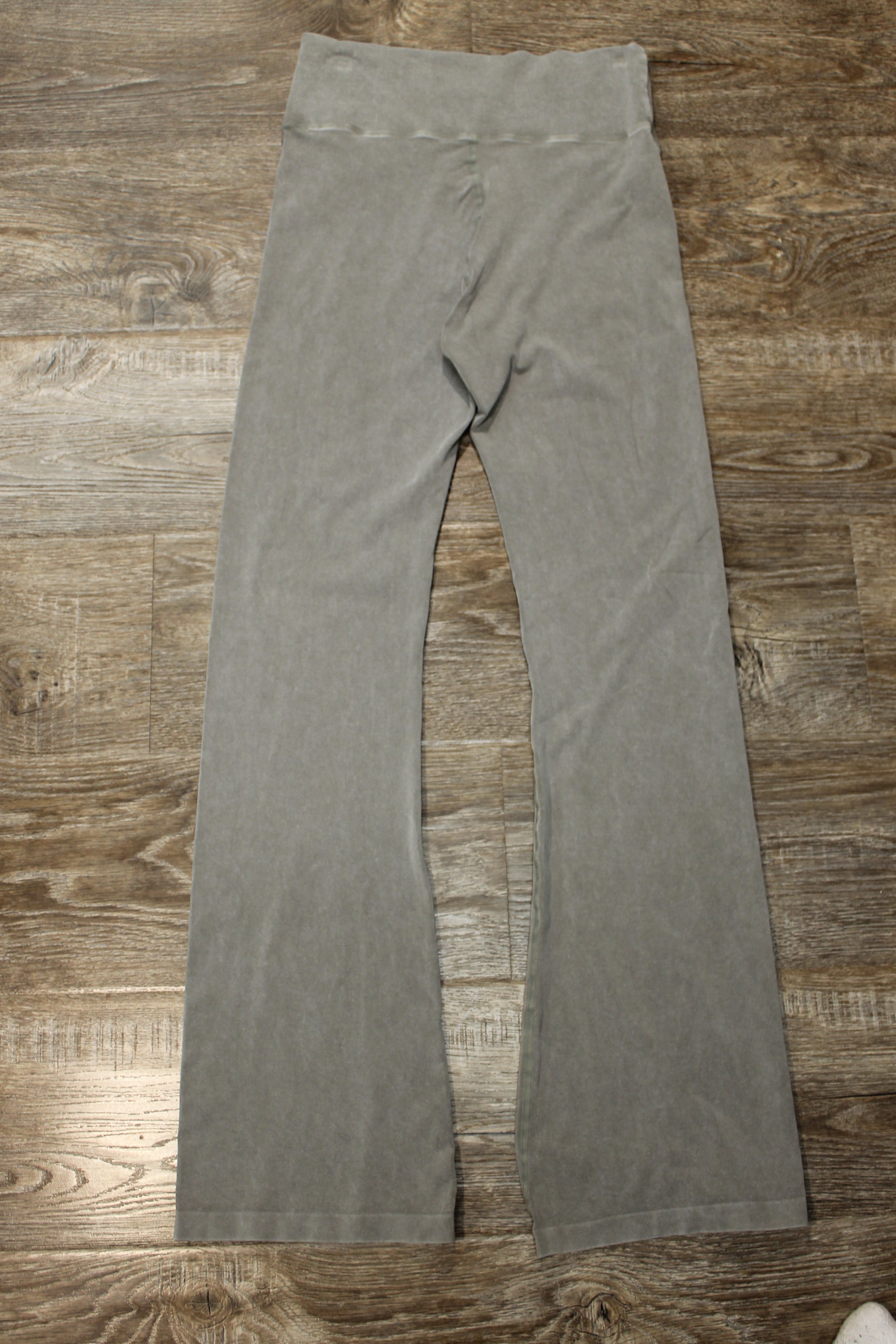 FPM Sage Stone Go To Smooth Flare